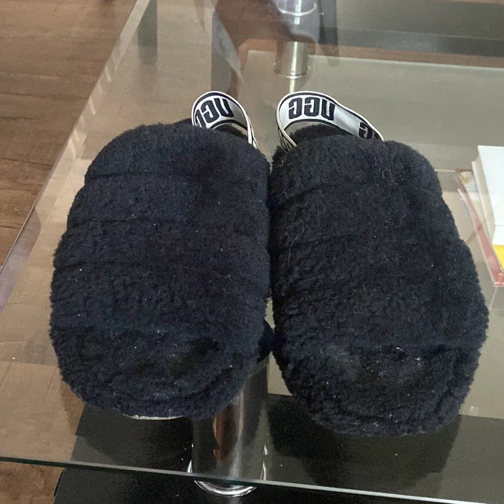 Ugg slides ! - Picture 3 of 4